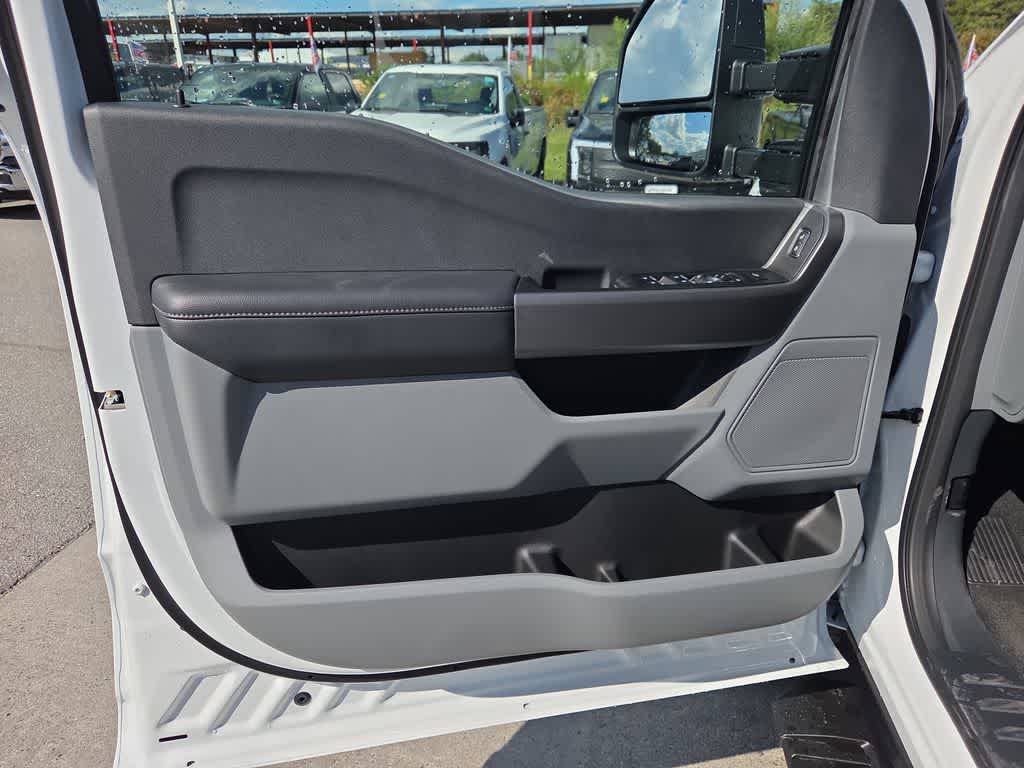 2026 Ford Super Duty F-350 SRW XLT