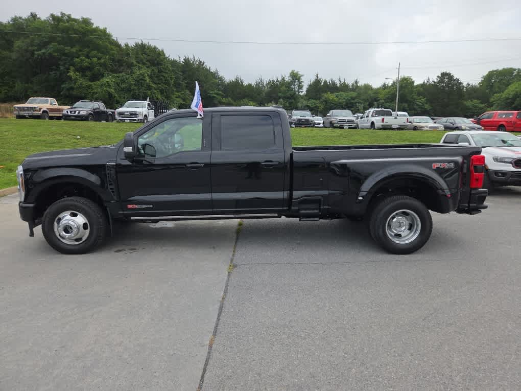 2026 Ford Super Duty F-350 DRW Platinum
