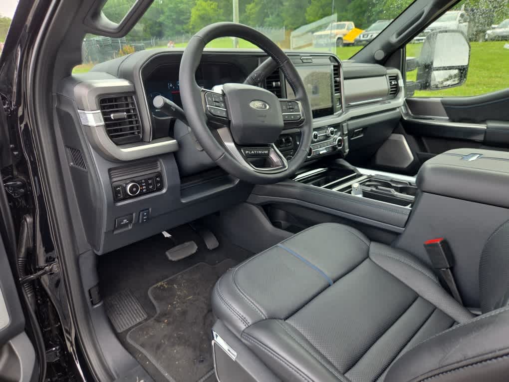 2026 Ford Super Duty F-350 DRW Platinum