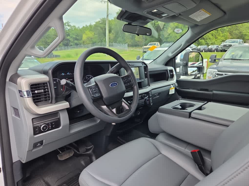 2026 Ford Super Duty F-350 DRW XL