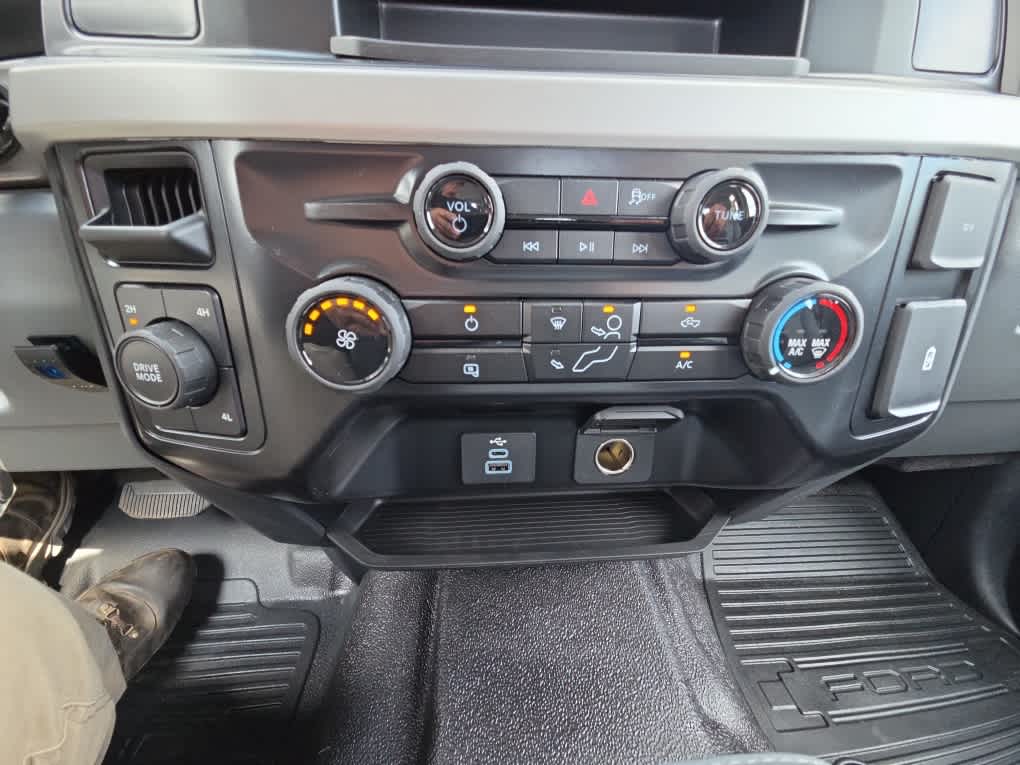 2026 Ford Super Duty F-350 DRW XL