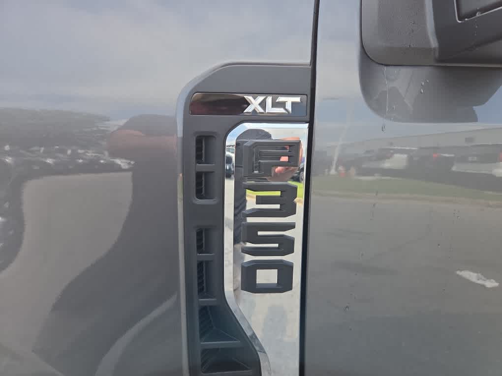 2026 Ford Super Duty F-350 SRW XLT
