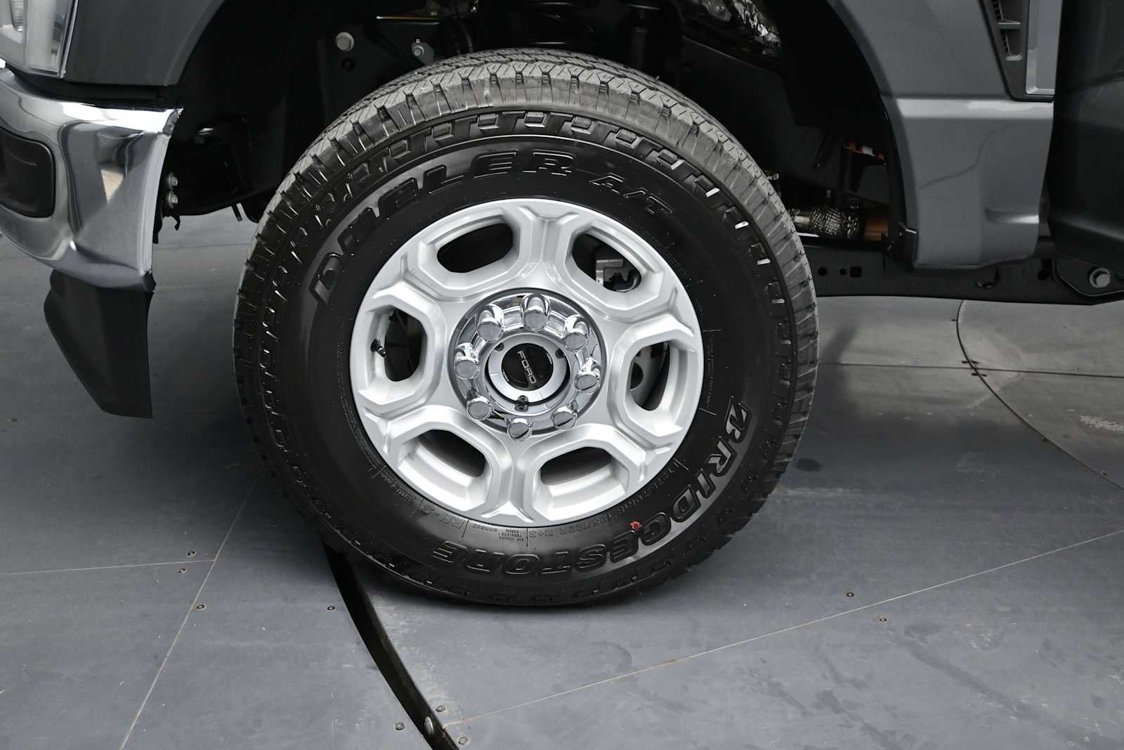 2026 Ford Super Duty F-350 SRW XLT