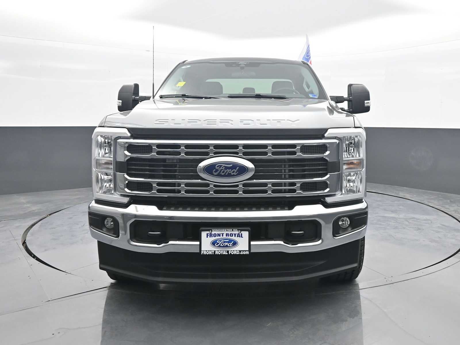 2026 Ford Super Duty F-350 SRW XLT