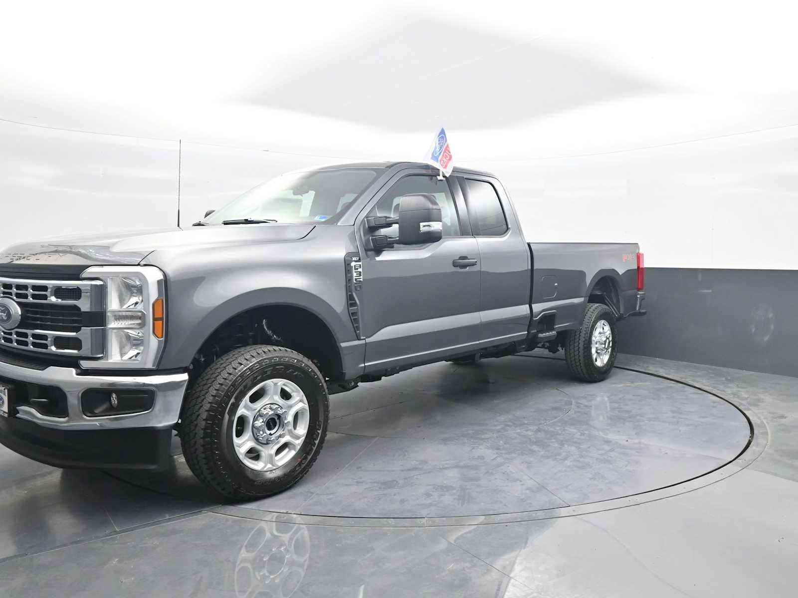 2026 Ford Super Duty F-350 SRW XLT