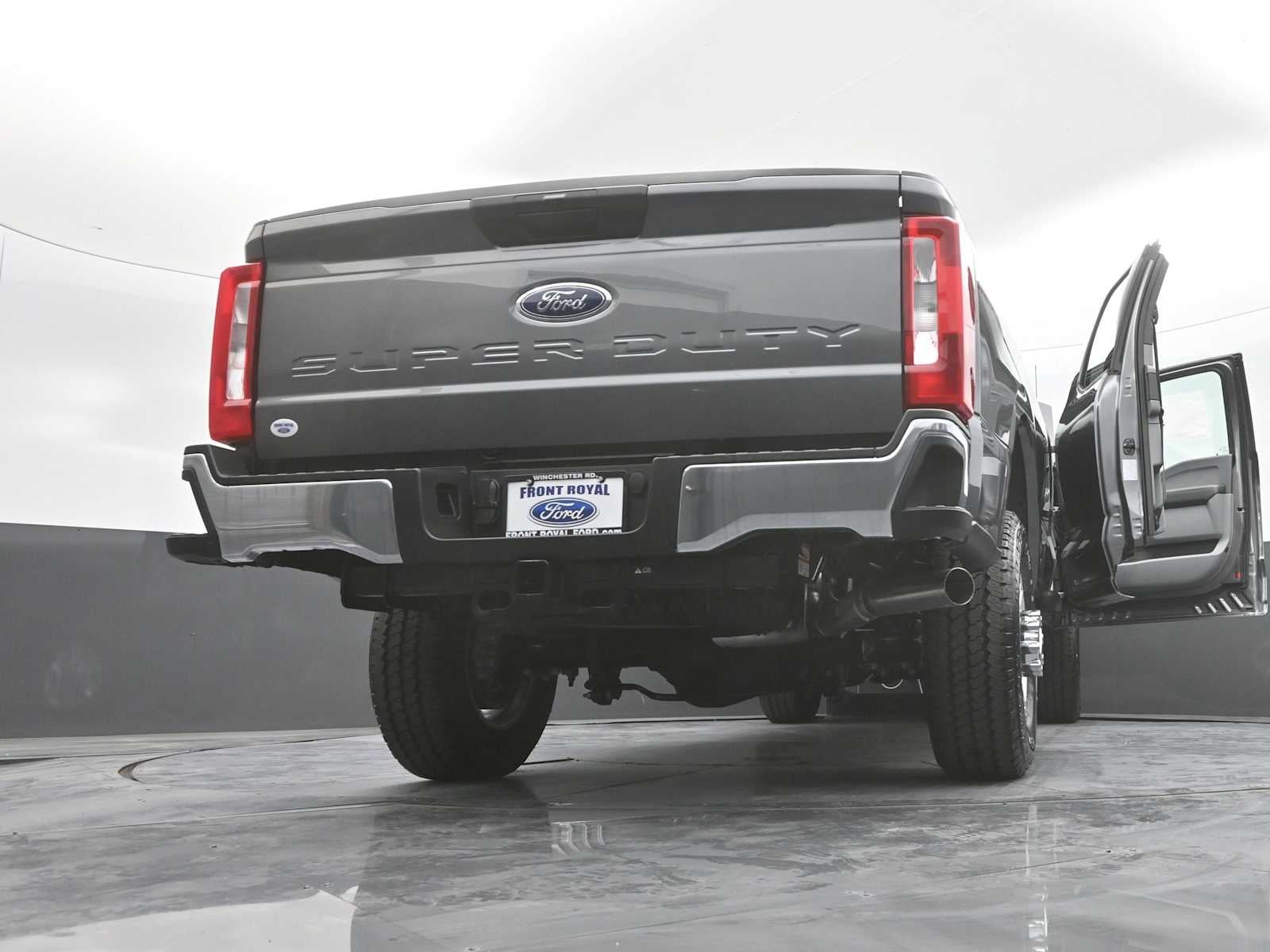 2026 Ford Super Duty F-350 SRW XLT