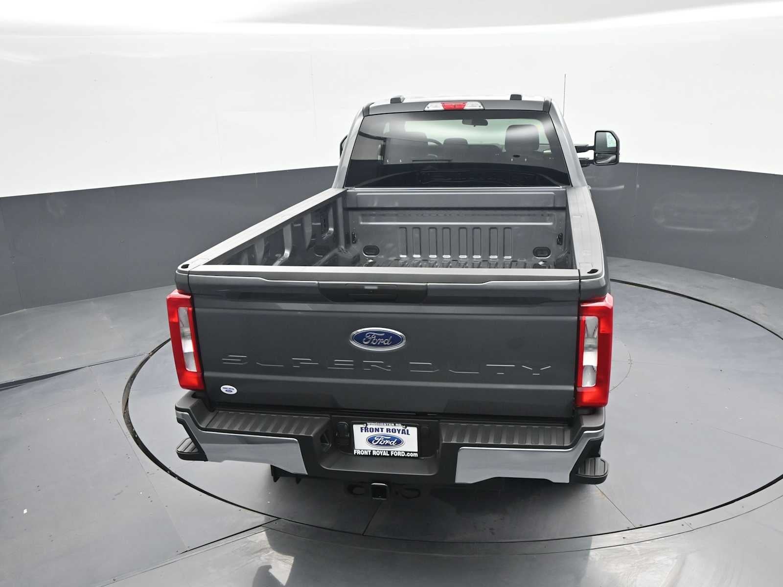 2026 Ford Super Duty F-350 SRW XLT