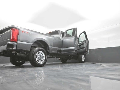 2026 Ford Super Duty F-350 SRW XLT