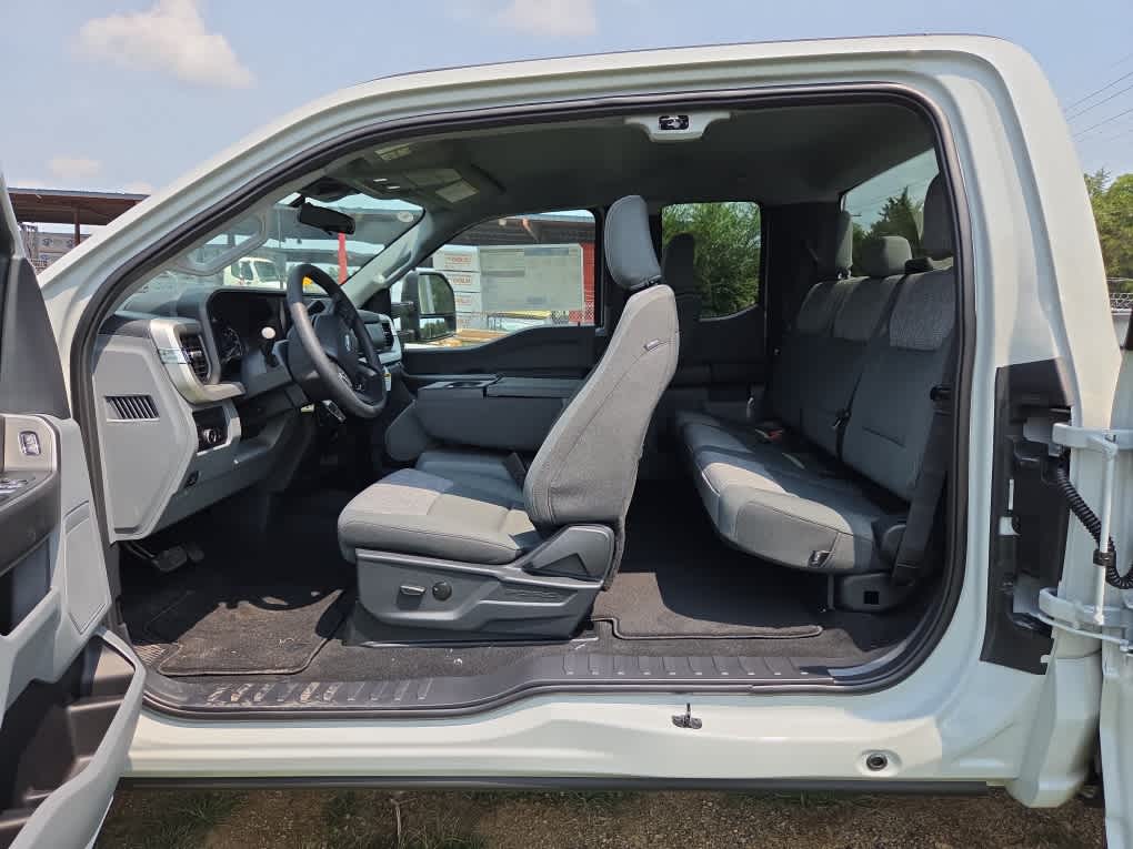 2026 Ford Super Duty F-350 SRW XLT