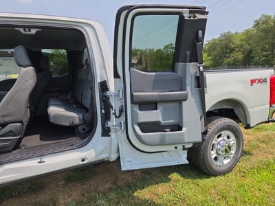 2026 Ford Super Duty F-350 SRW XLT