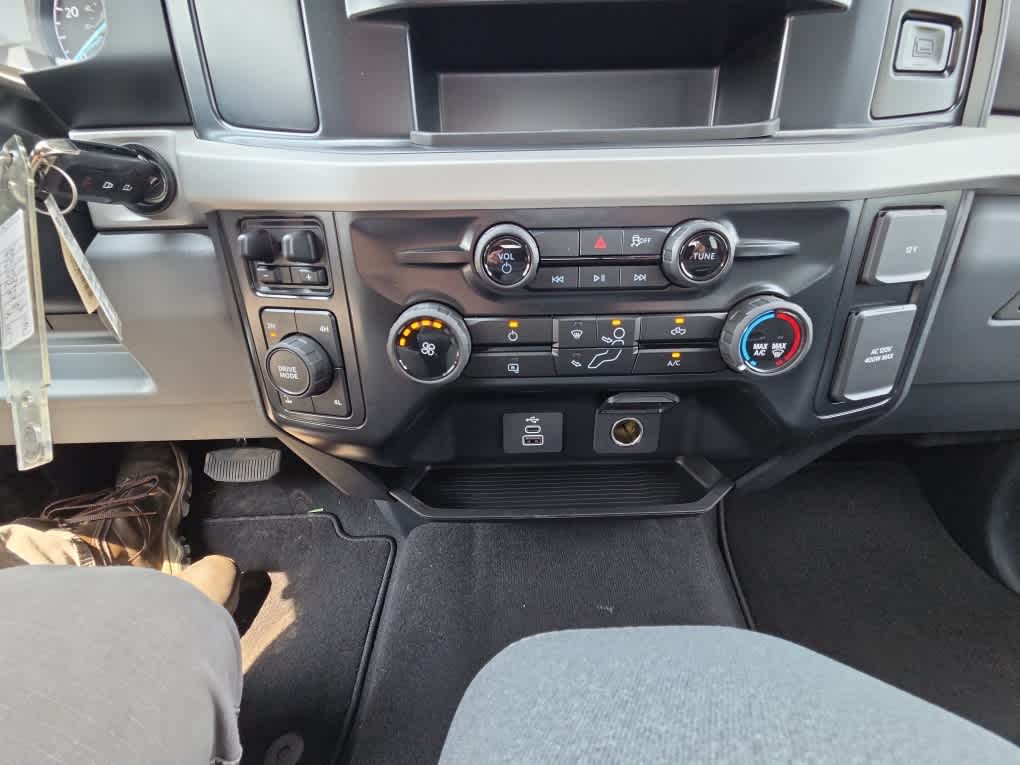 2026 Ford Super Duty F-350 SRW XLT