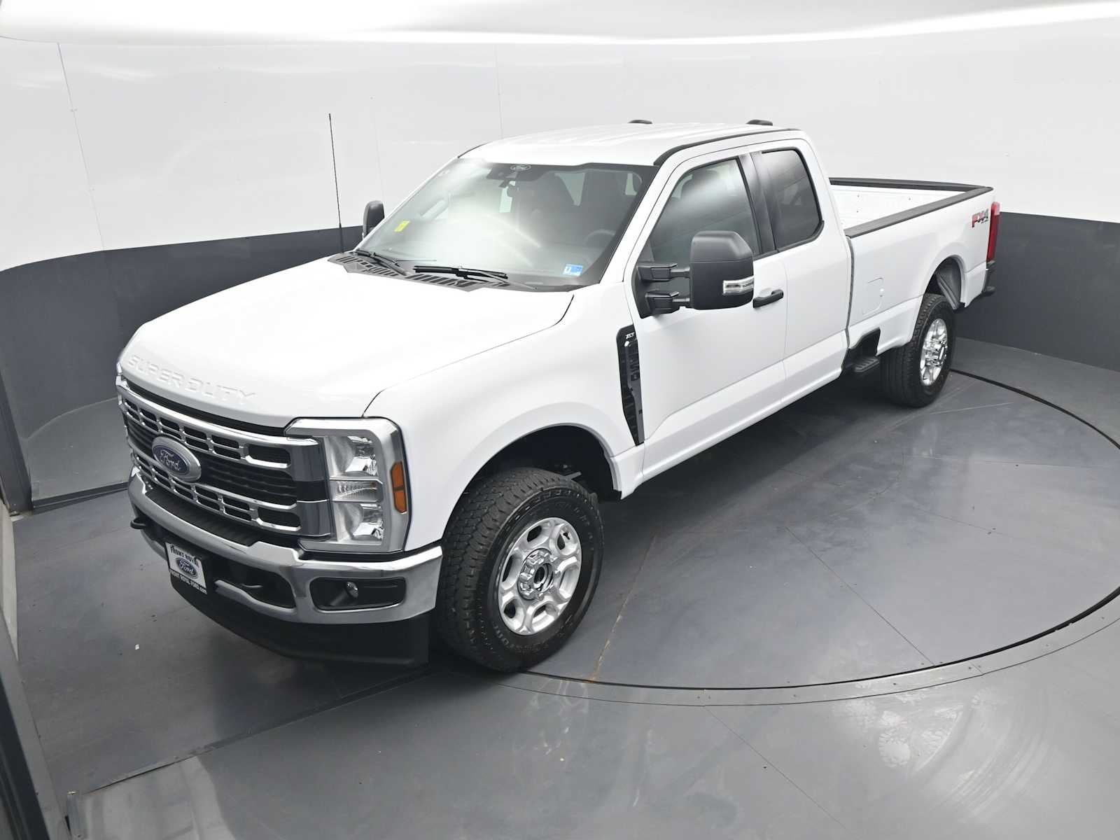 2026 Ford Super Duty F-350 SRW XLT