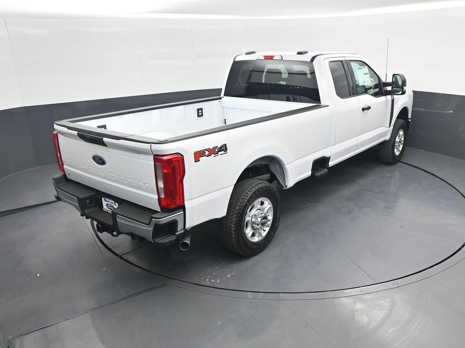 2026 Ford Super Duty F-350 SRW XLT