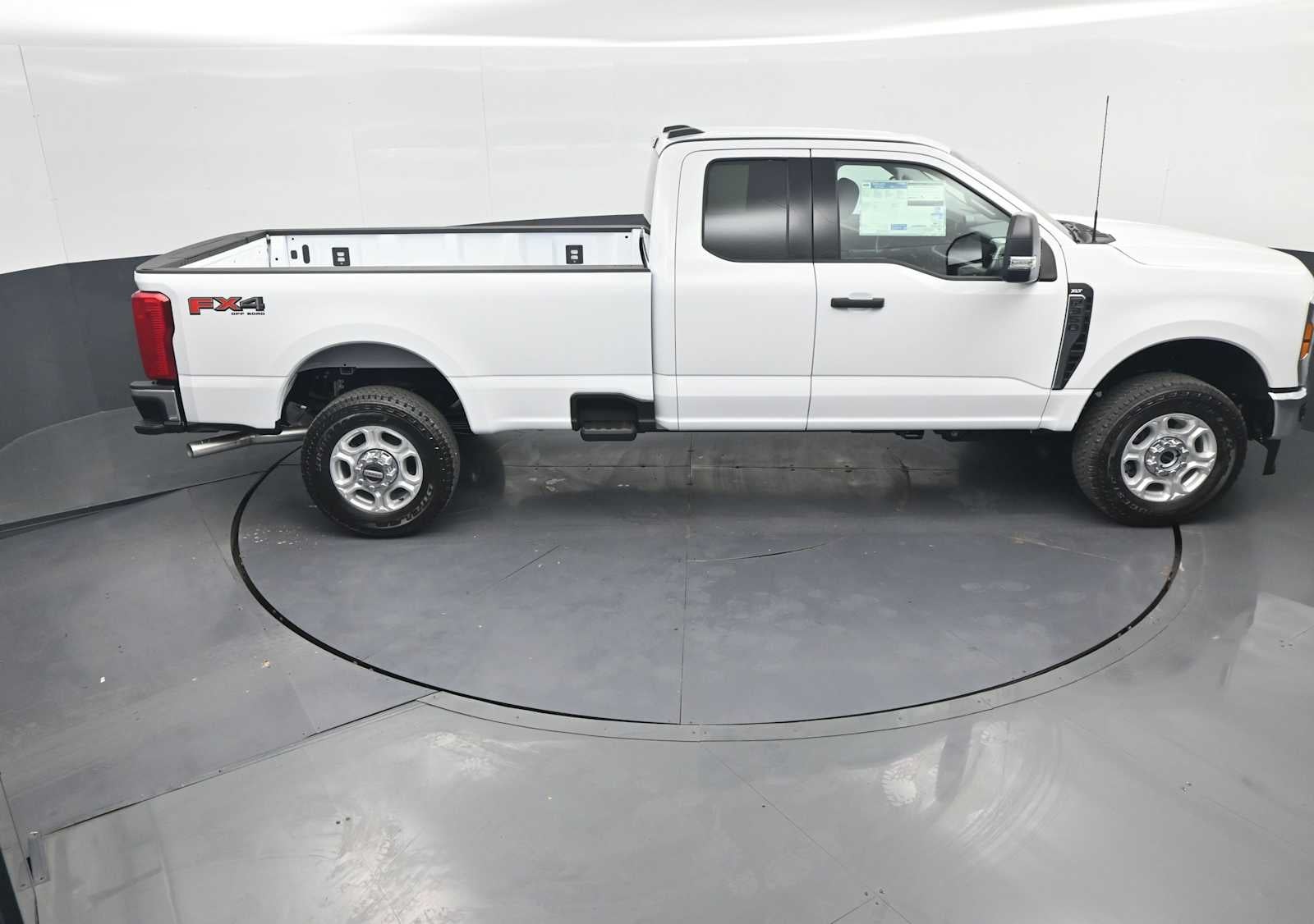 2026 Ford Super Duty F-350 SRW XLT