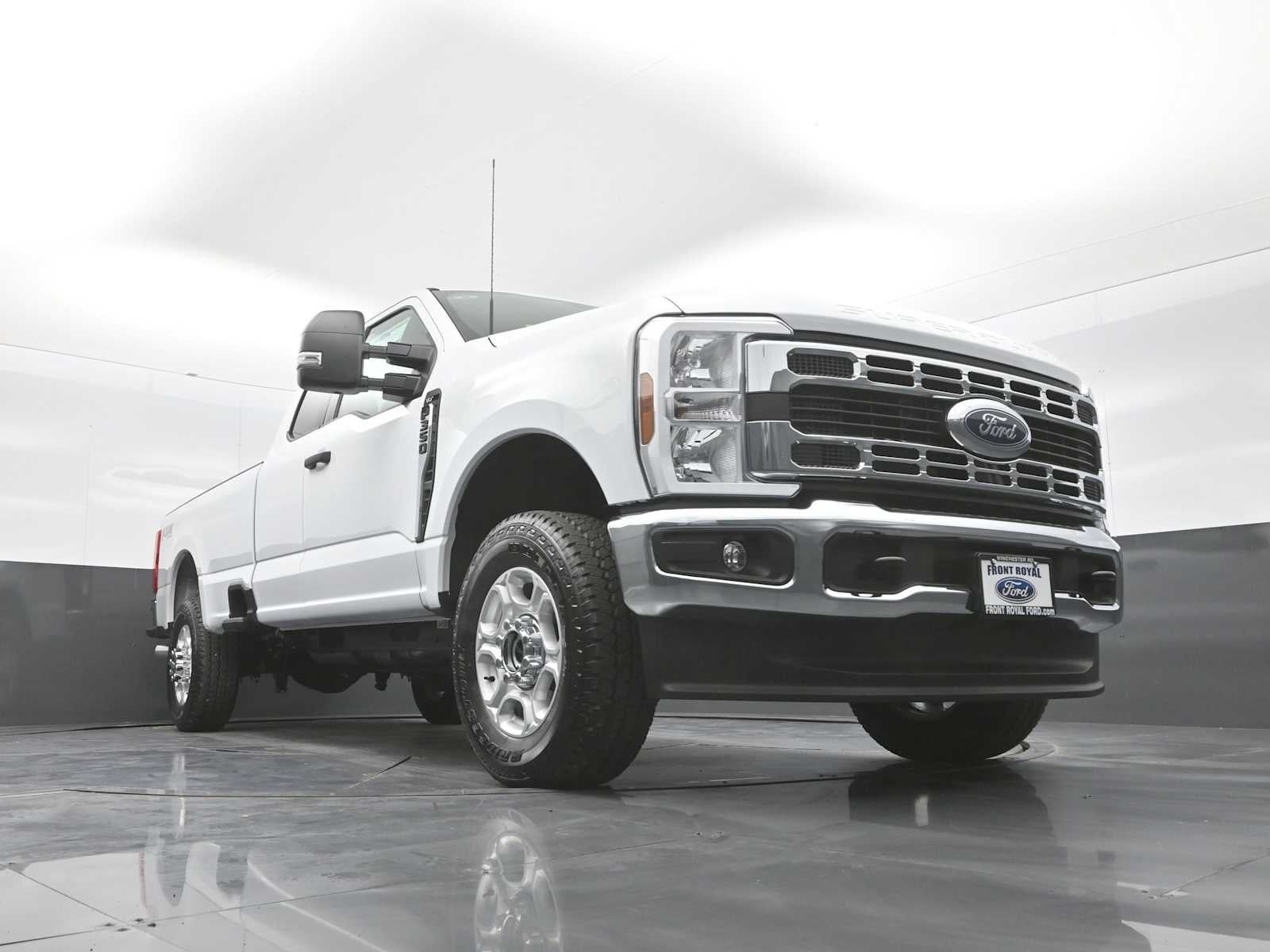 2026 Ford Super Duty F-350 SRW XLT