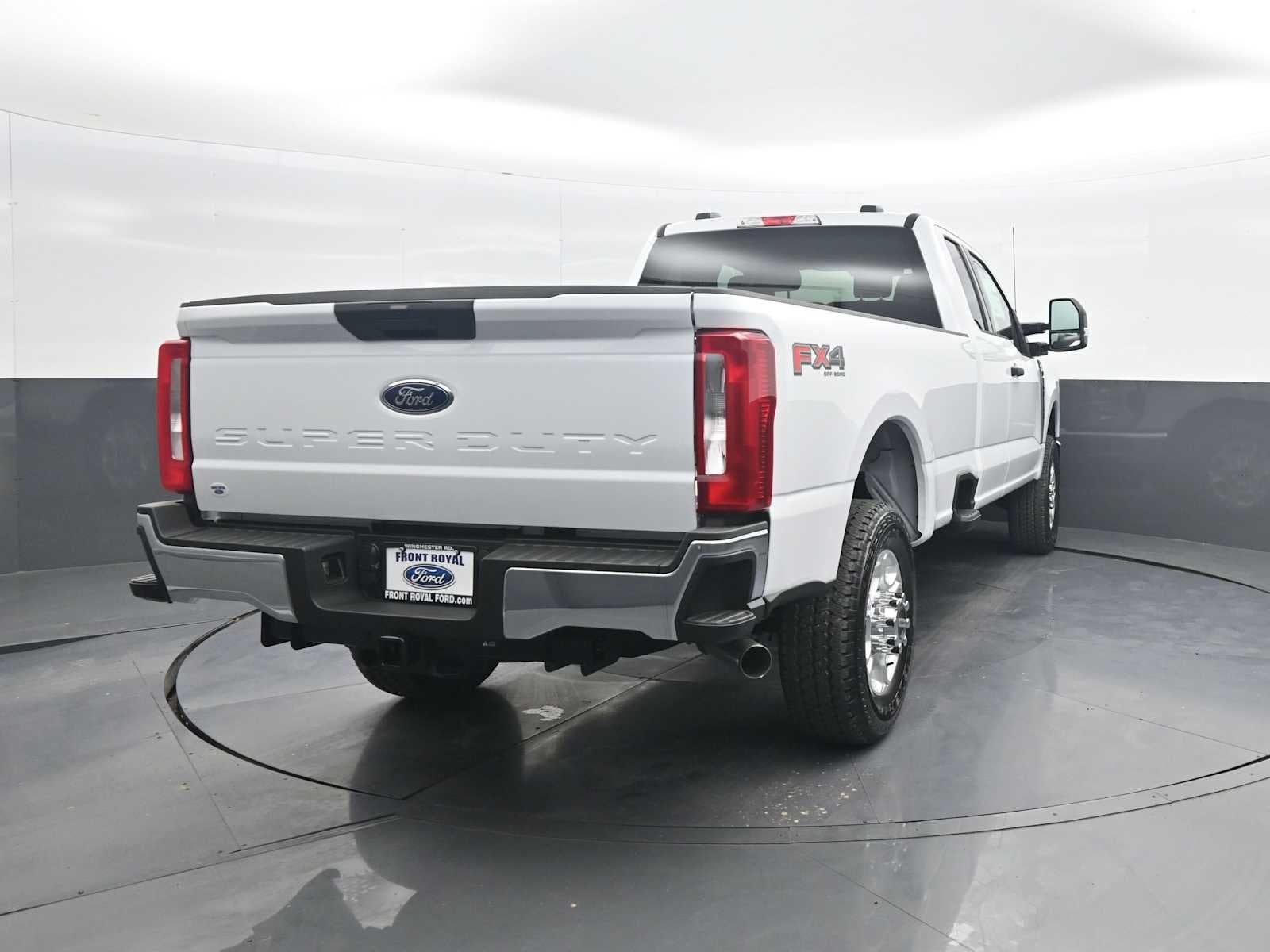2026 Ford Super Duty F-350 SRW XLT