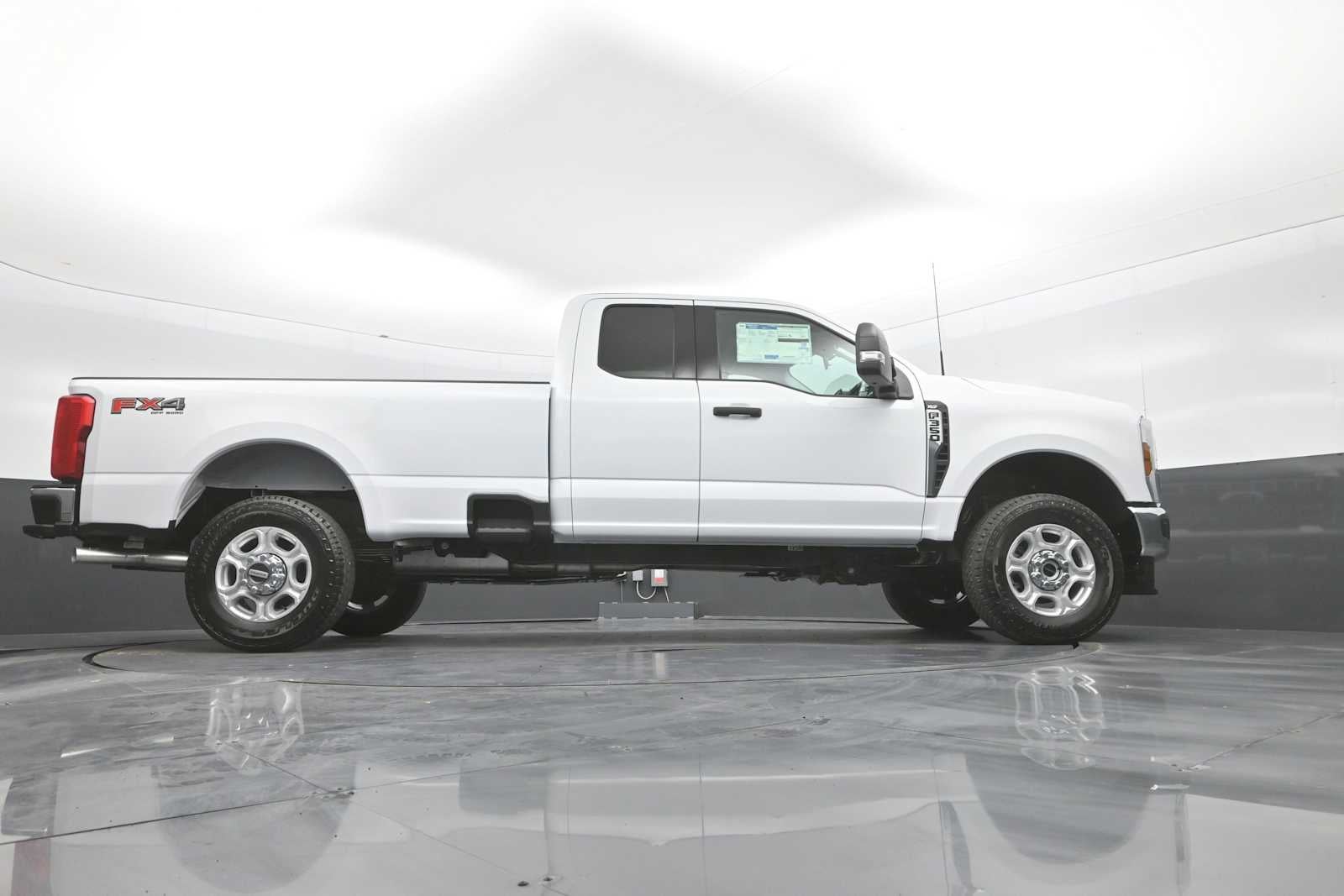 2026 Ford Super Duty F-350 SRW XLT