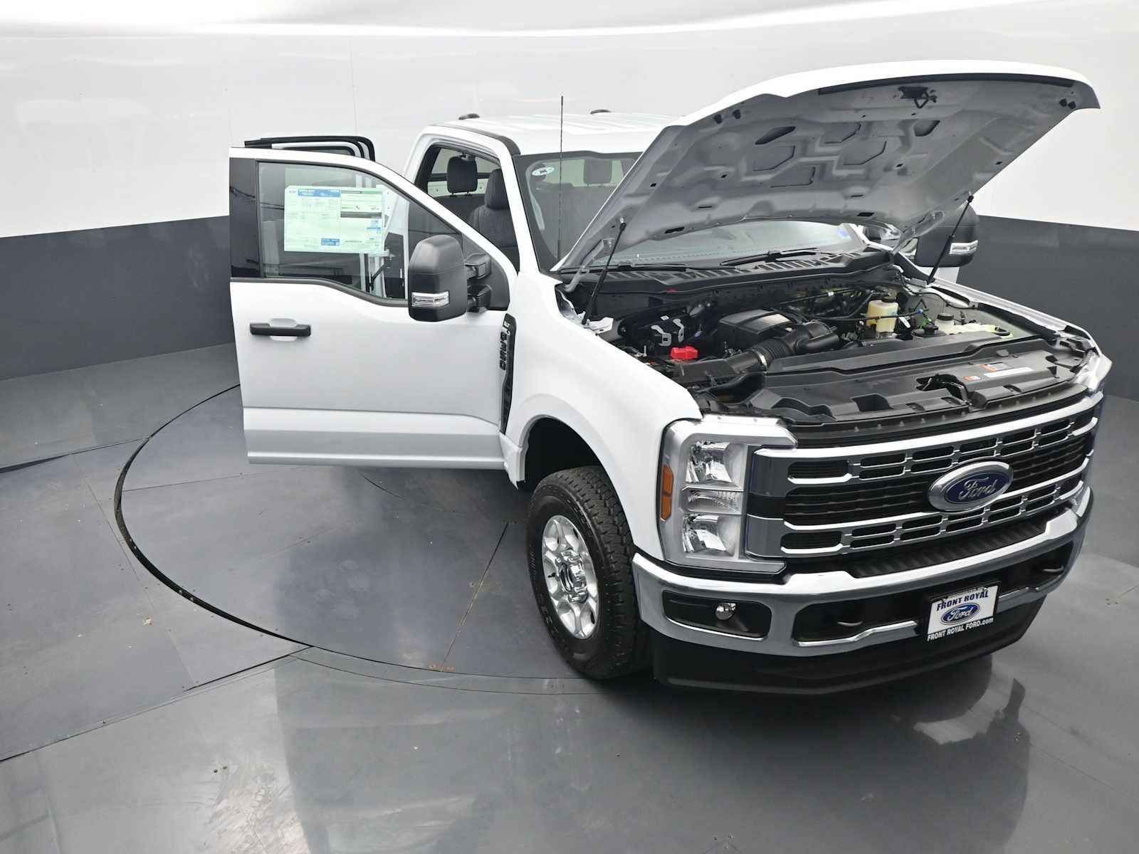 2026 Ford Super Duty F-350 SRW XLT