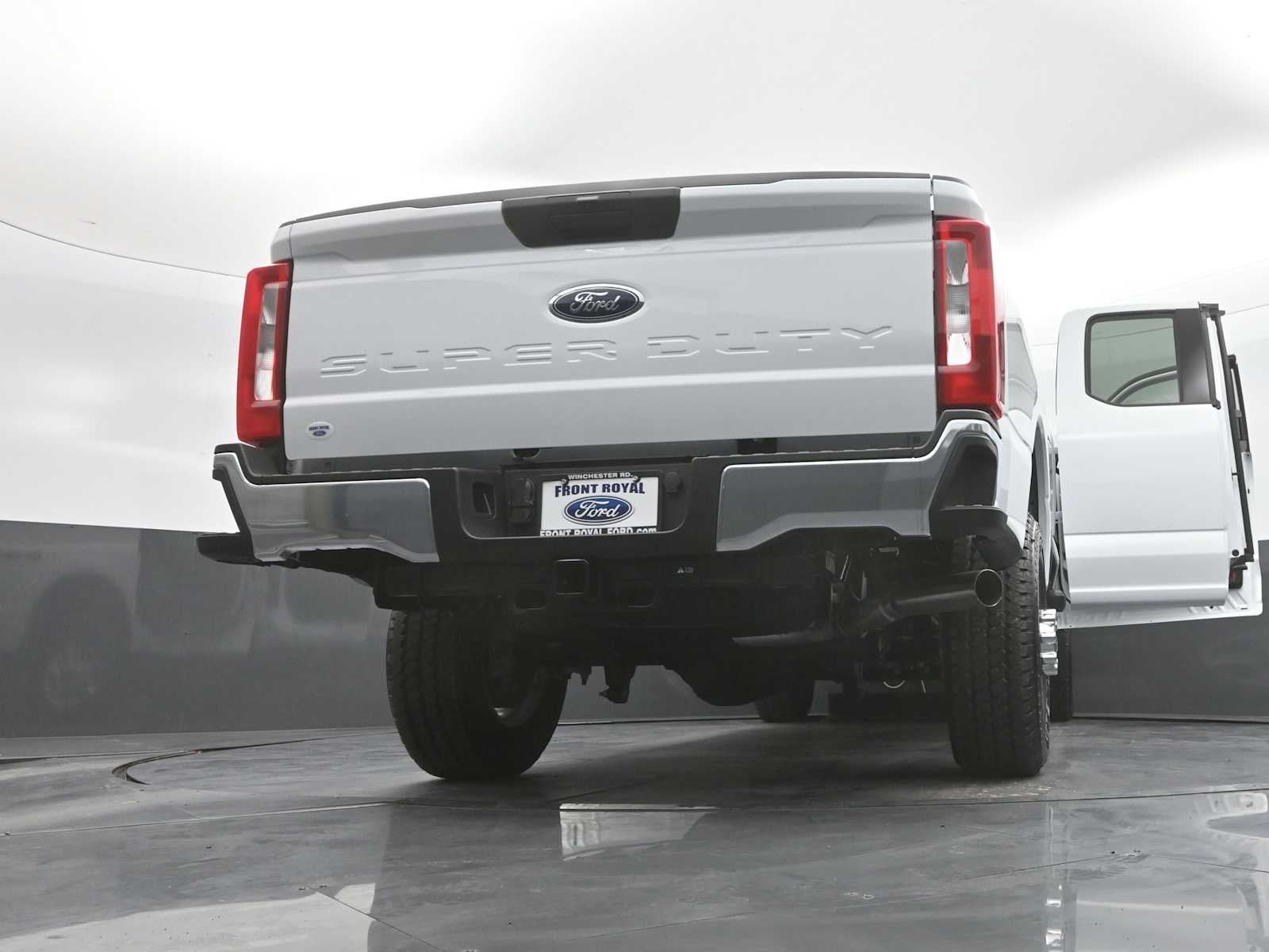 2026 Ford Super Duty F-350 SRW XLT