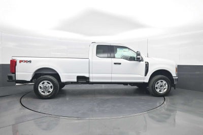 2026 Ford Super Duty F-350 SRW XLT