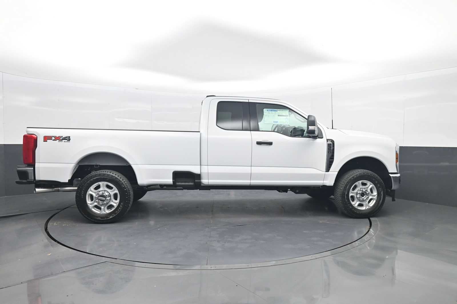 2026 Ford Super Duty F-350 SRW XLT