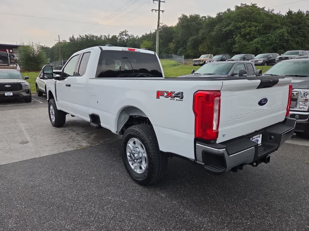 2026 Ford Super Duty F-350 SRW XLT