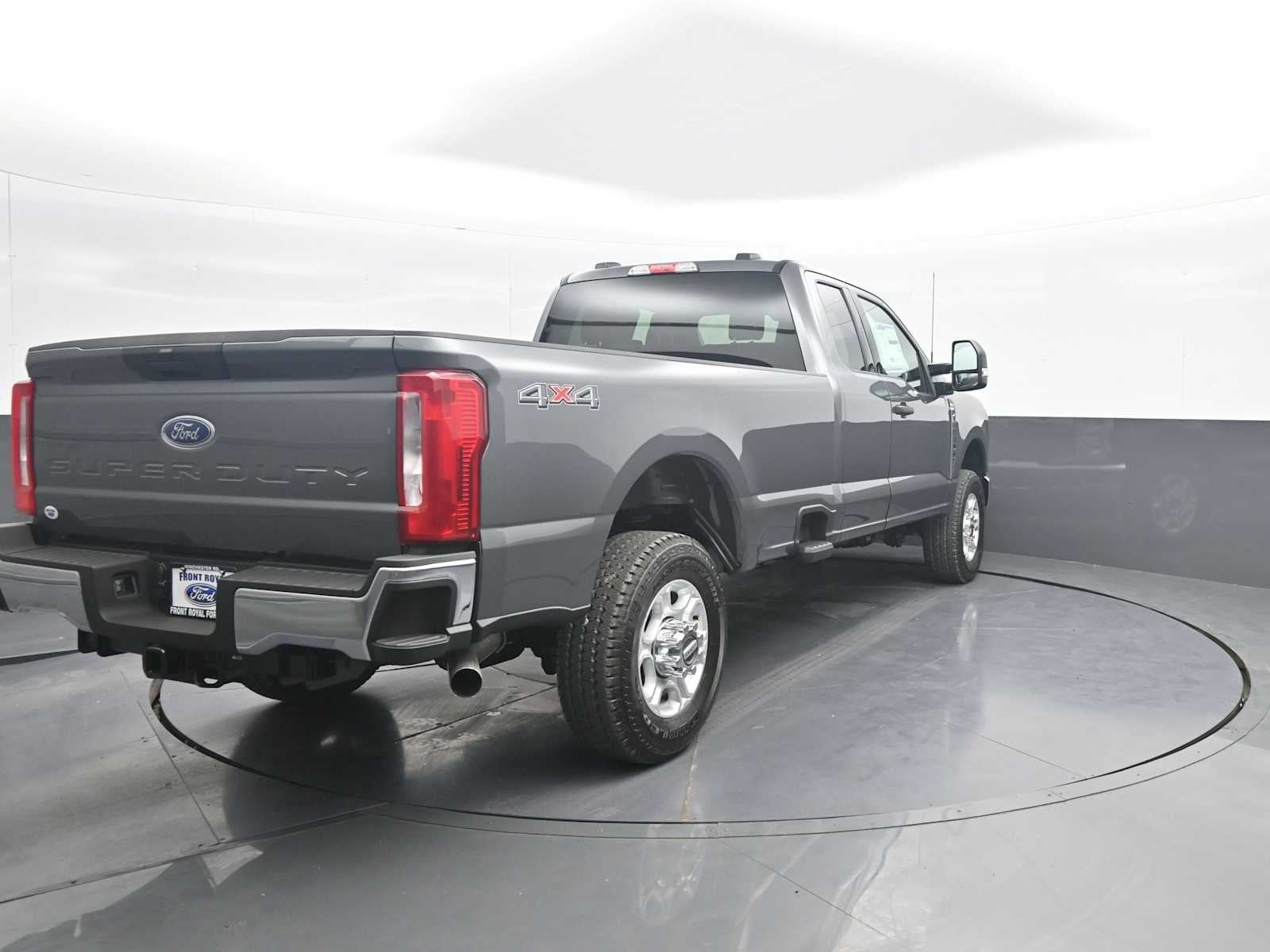 2026 Ford Super Duty F-350 SRW XLT