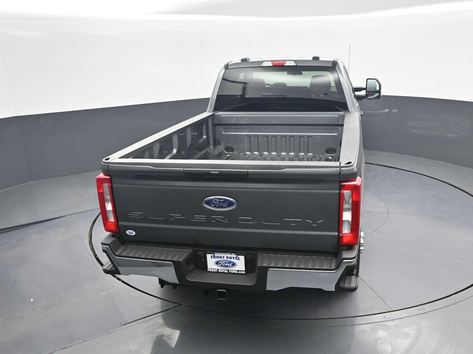 2026 Ford Super Duty F-350 SRW XLT