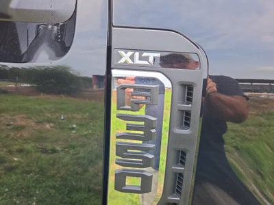 2026 Ford Super Duty F-350 SRW XLT