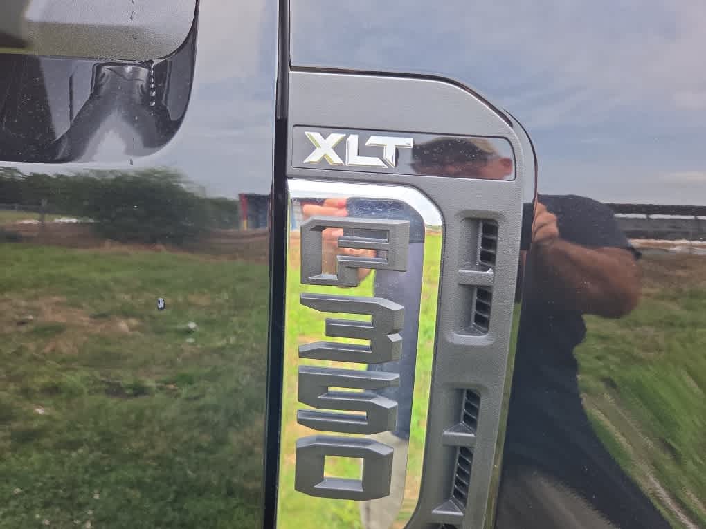 2026 Ford Super Duty F-350 SRW XLT