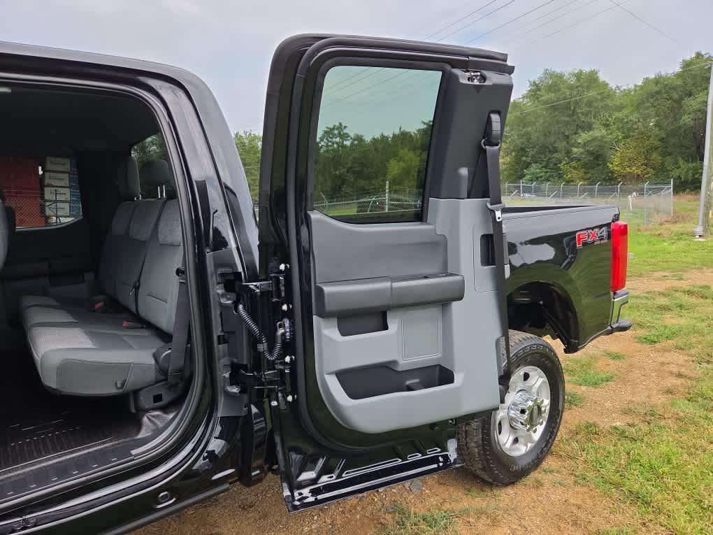 2026 Ford Super Duty F-350 SRW XLT
