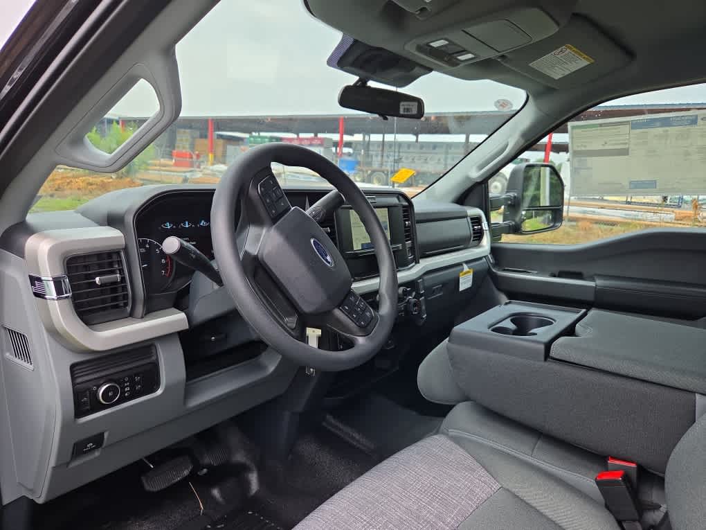 2026 Ford Super Duty F-350 SRW XLT