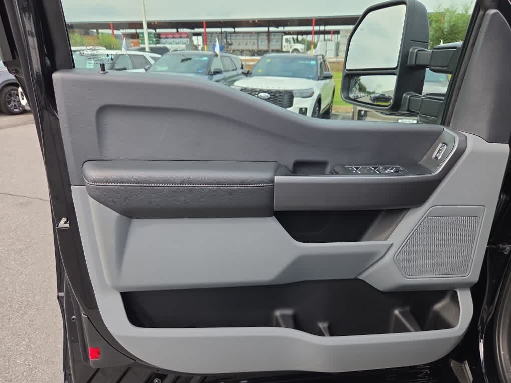 2026 Ford Super Duty F-350 SRW XLT