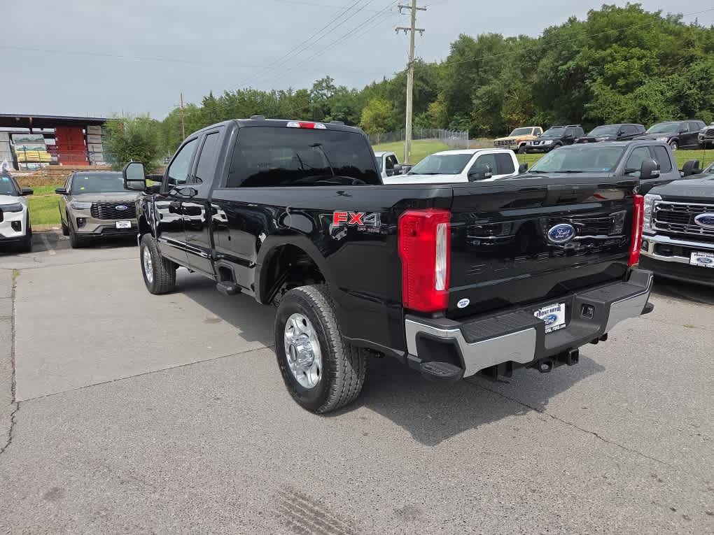 2026 Ford Super Duty F-350 SRW XLT