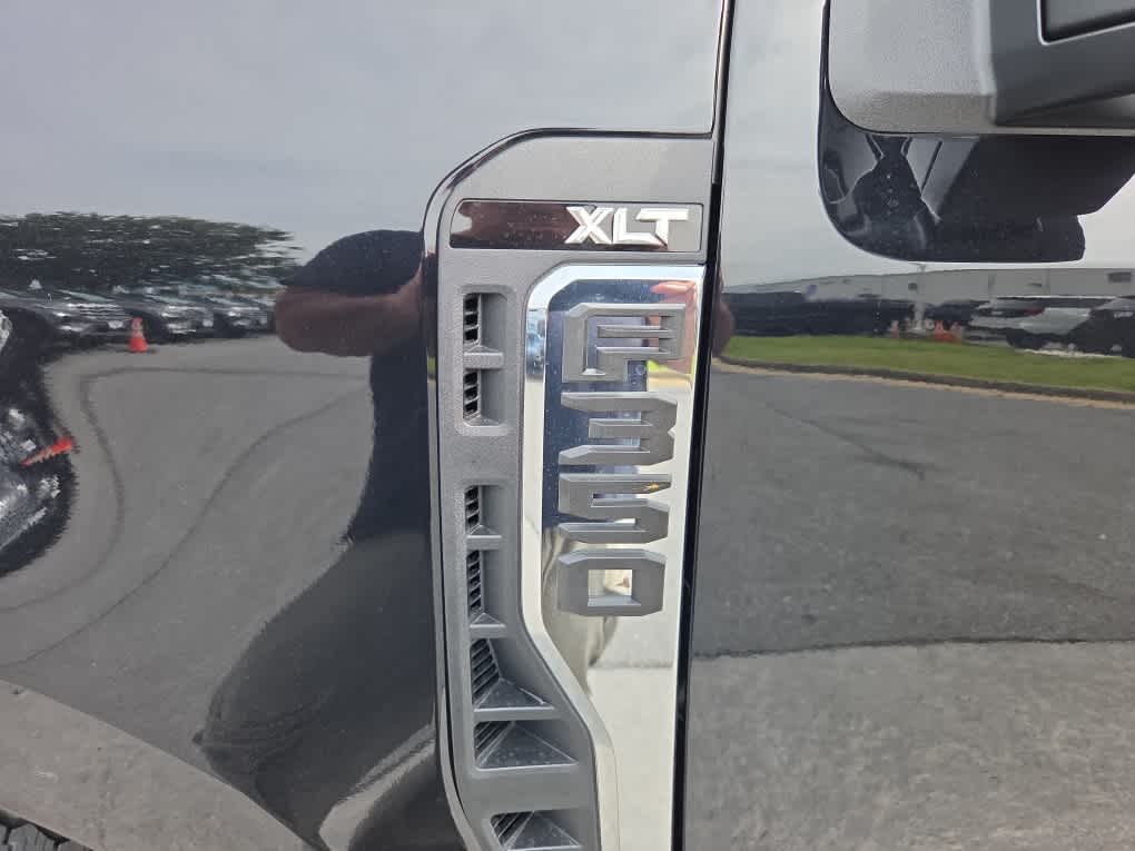 2026 Ford Super Duty F-350 SRW XLT