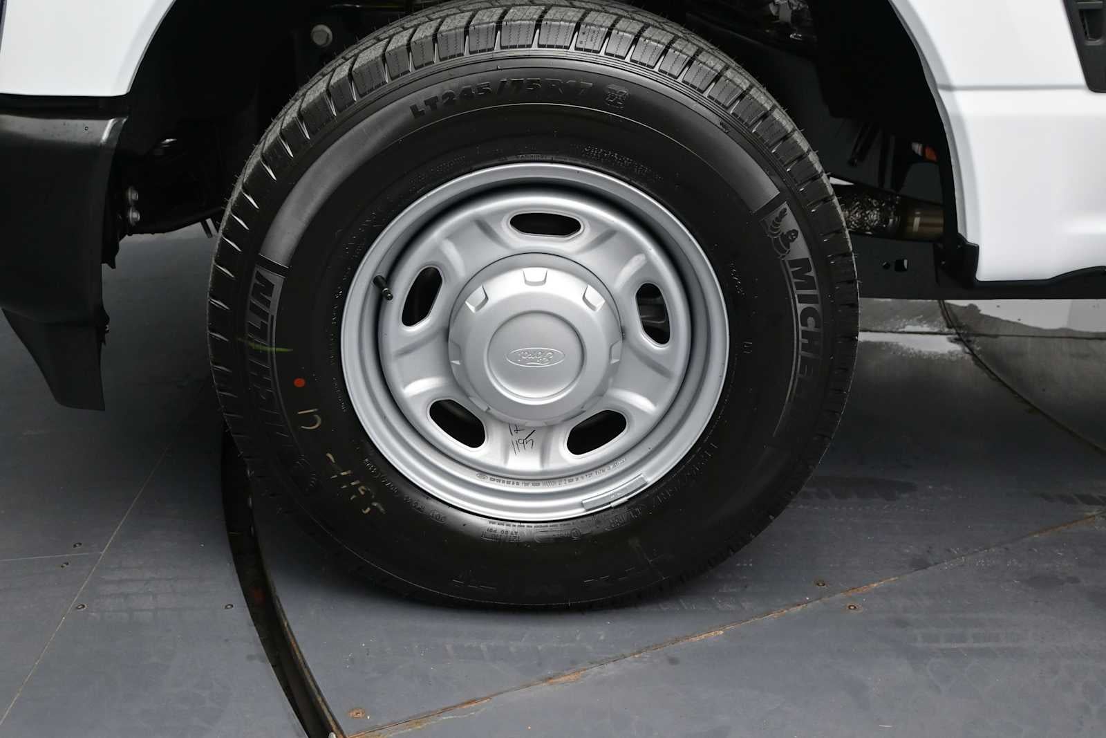 2027 Ford Super Duty F-250 SRW Base