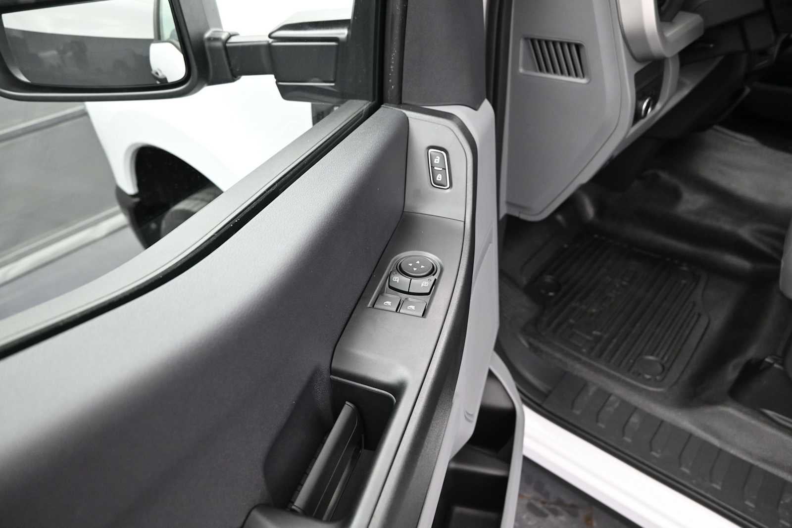 2027 Ford Super Duty F-250 SRW Base