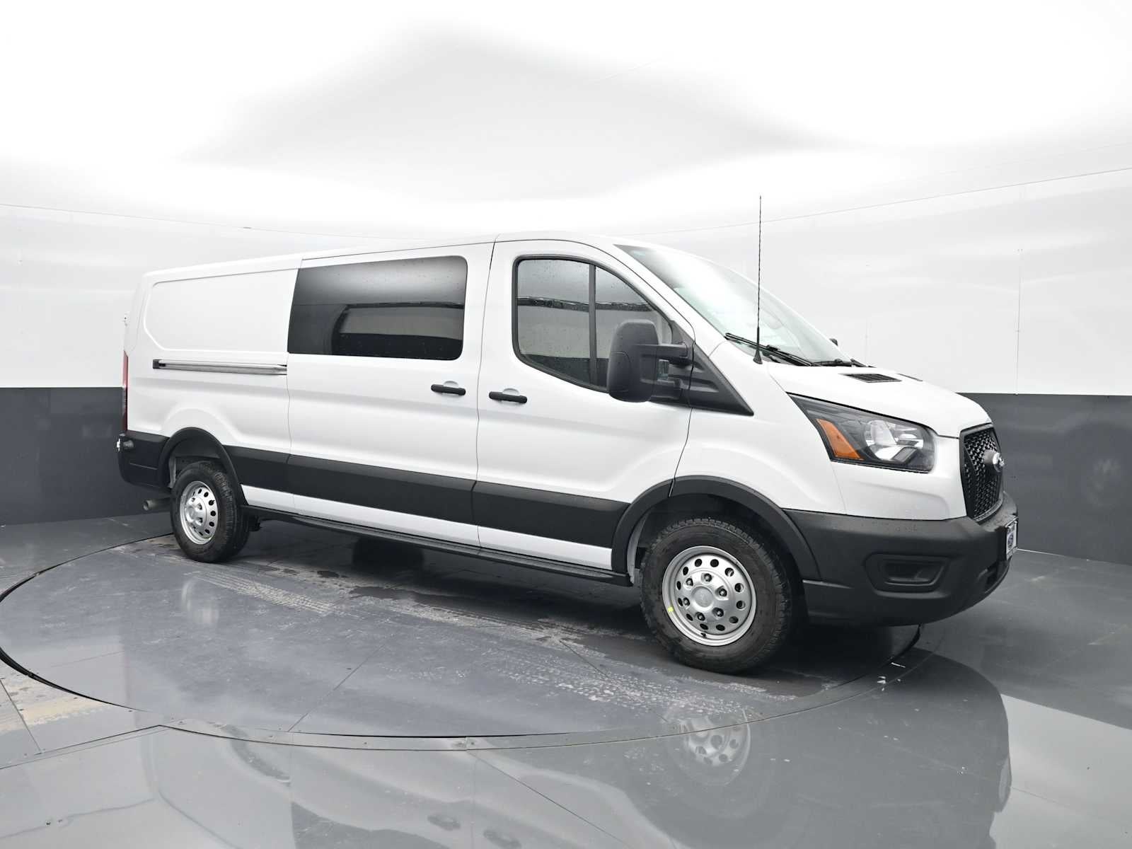 2025 Ford Transit Base