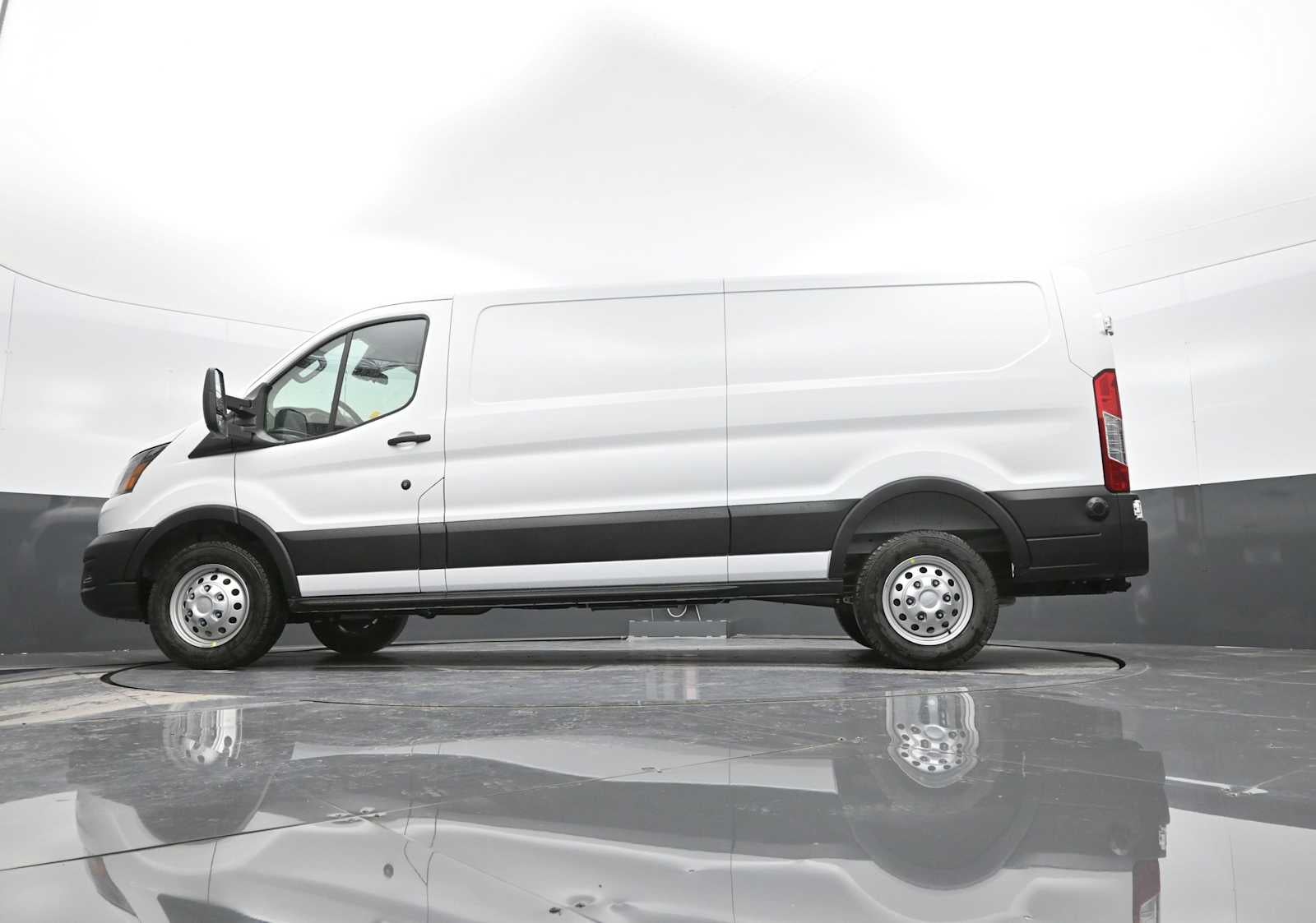 2025 Ford Transit Base