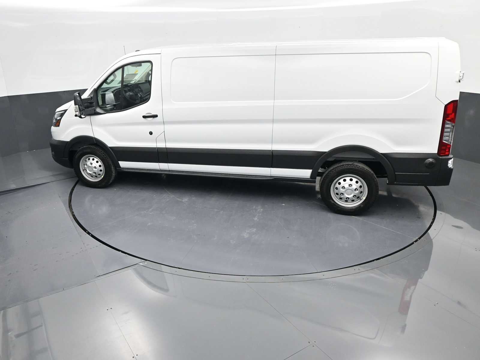 2025 Ford Transit Base