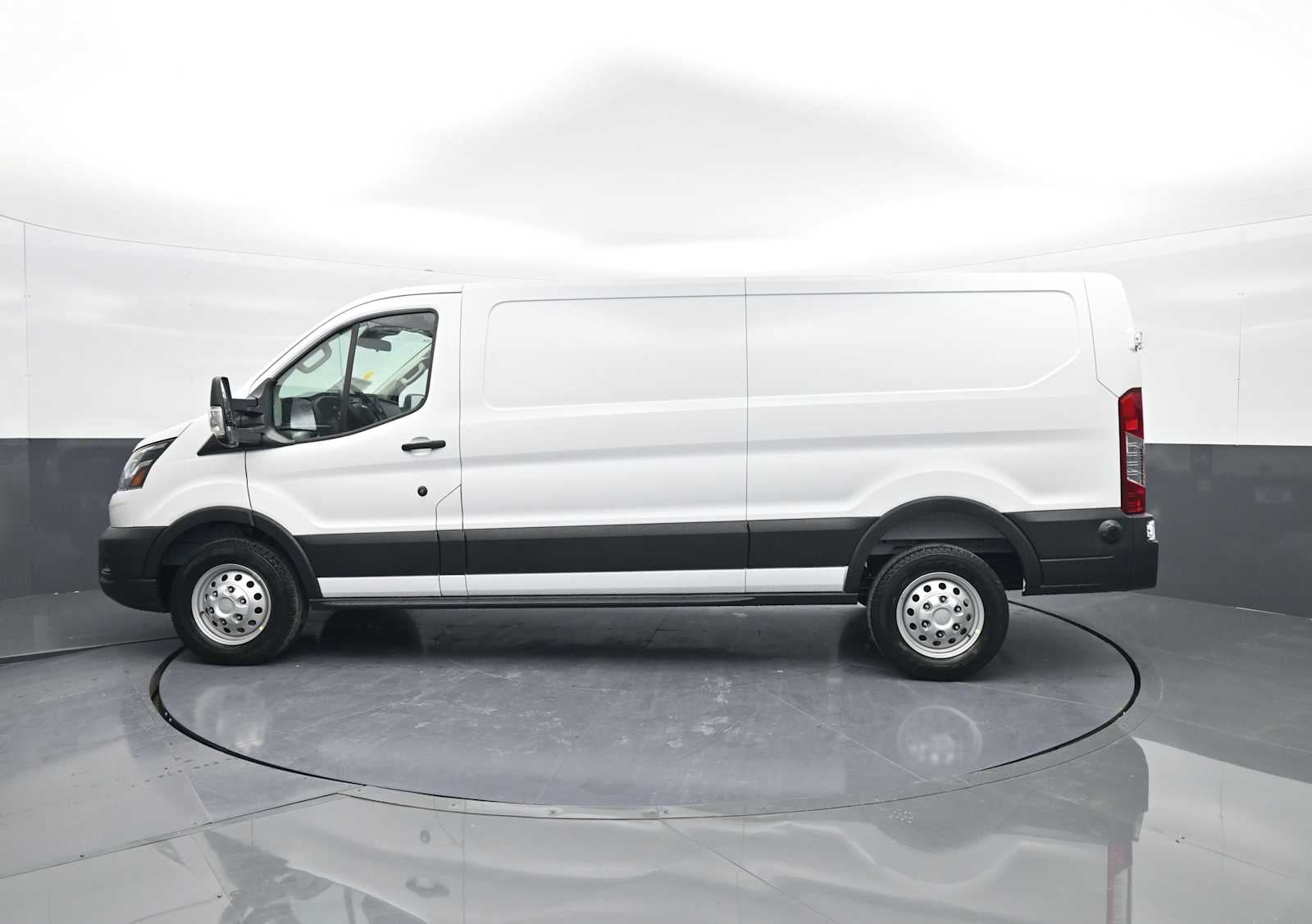 2025 Ford Transit Base