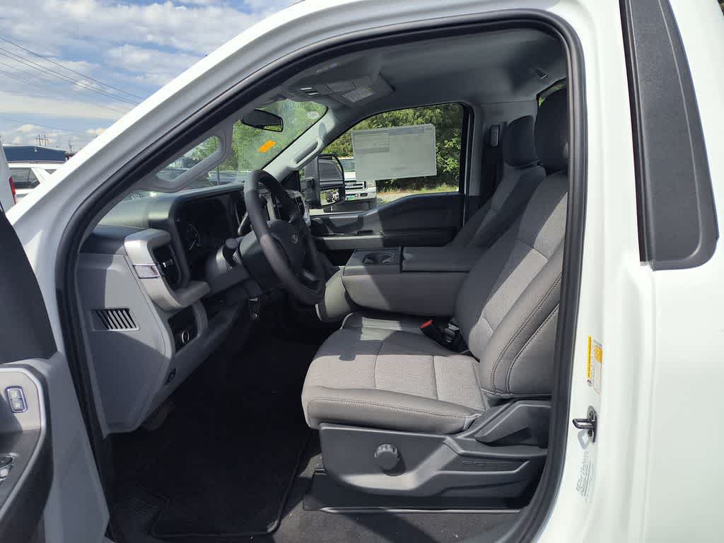 2025 Ford Super Duty F-350 SRW XL