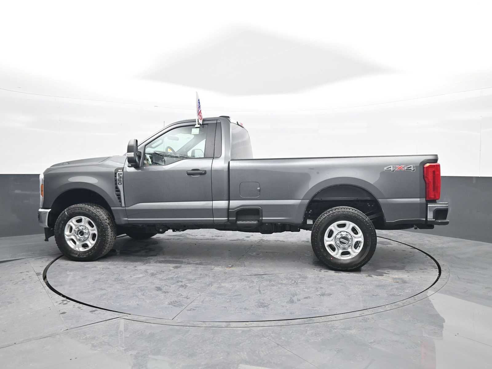 2026 Ford Super Duty F-350 SRW XLT