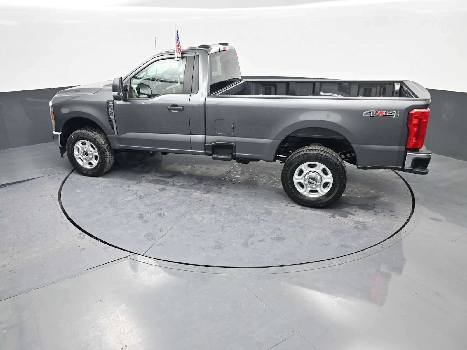 2026 Ford Super Duty F-350 SRW XLT