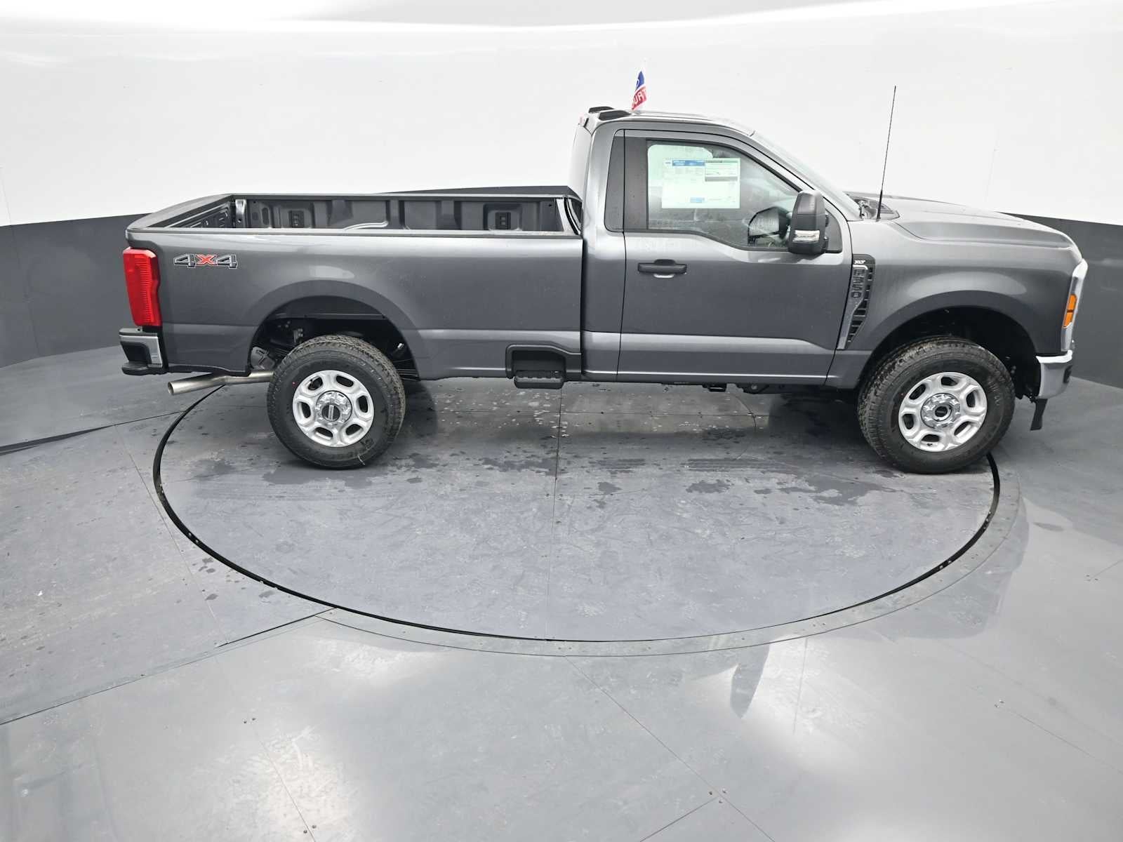 2026 Ford Super Duty F-350 SRW XLT