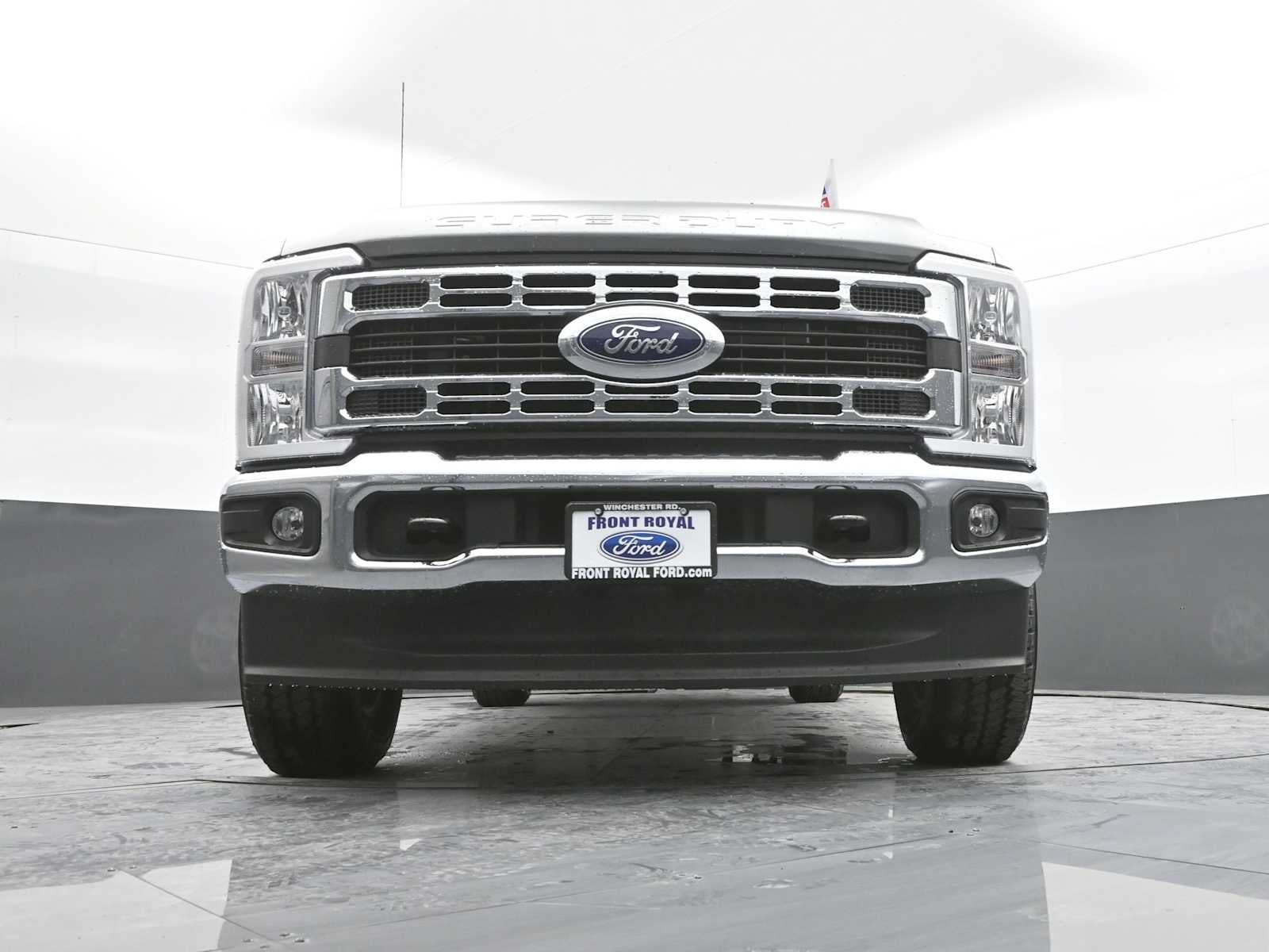 2026 Ford Super Duty F-350 SRW XLT