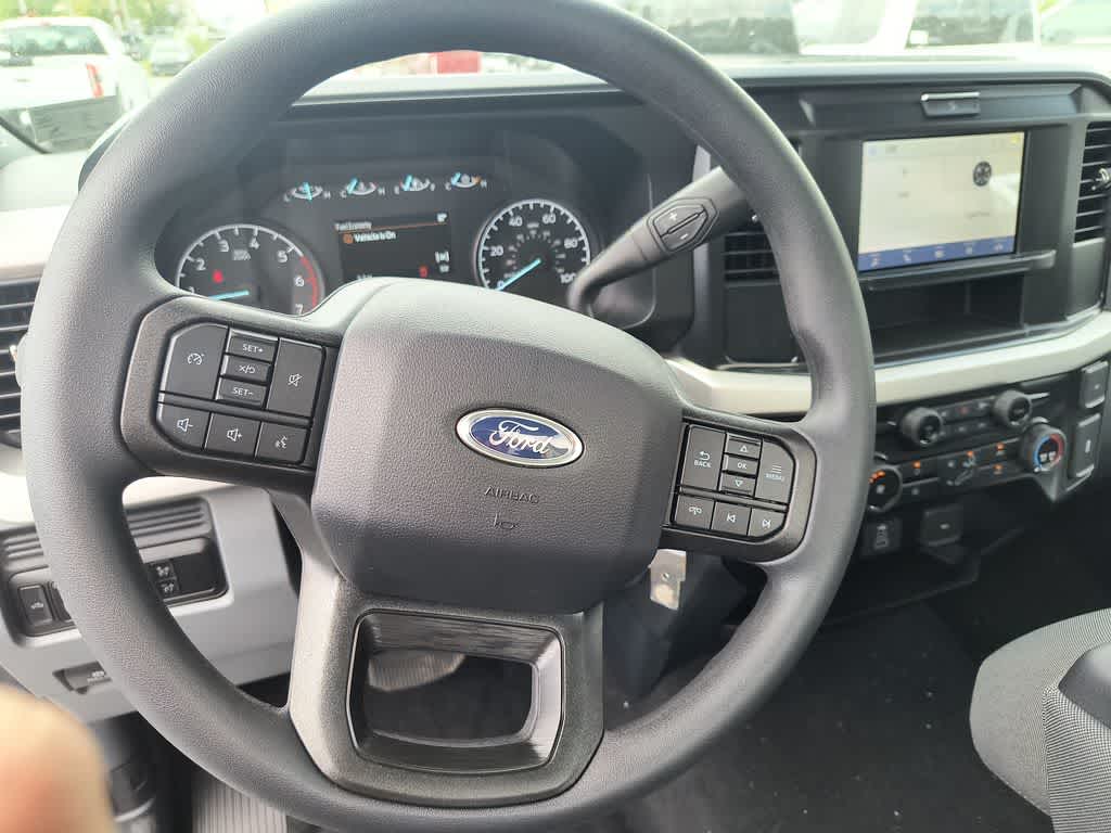 2025 Ford Super Duty F-350 SRW XL