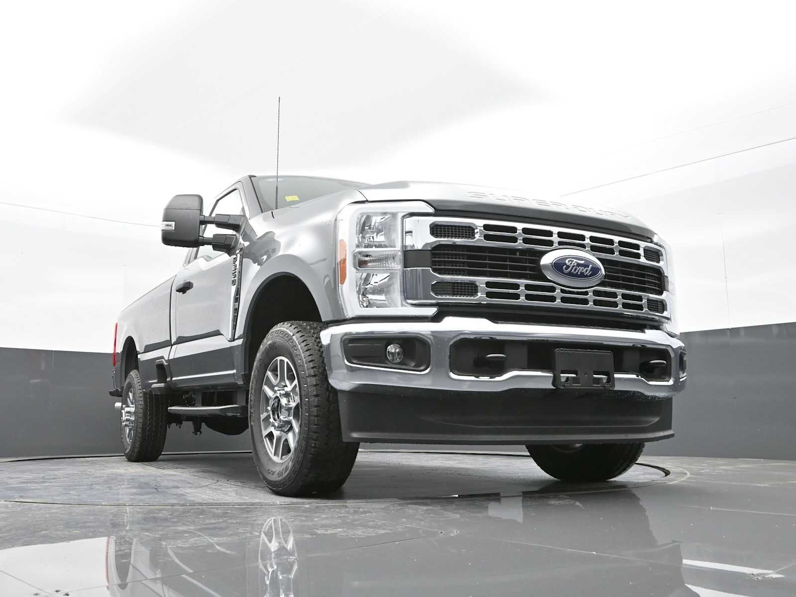 2025 Ford Super Duty F-350 SRW XLT