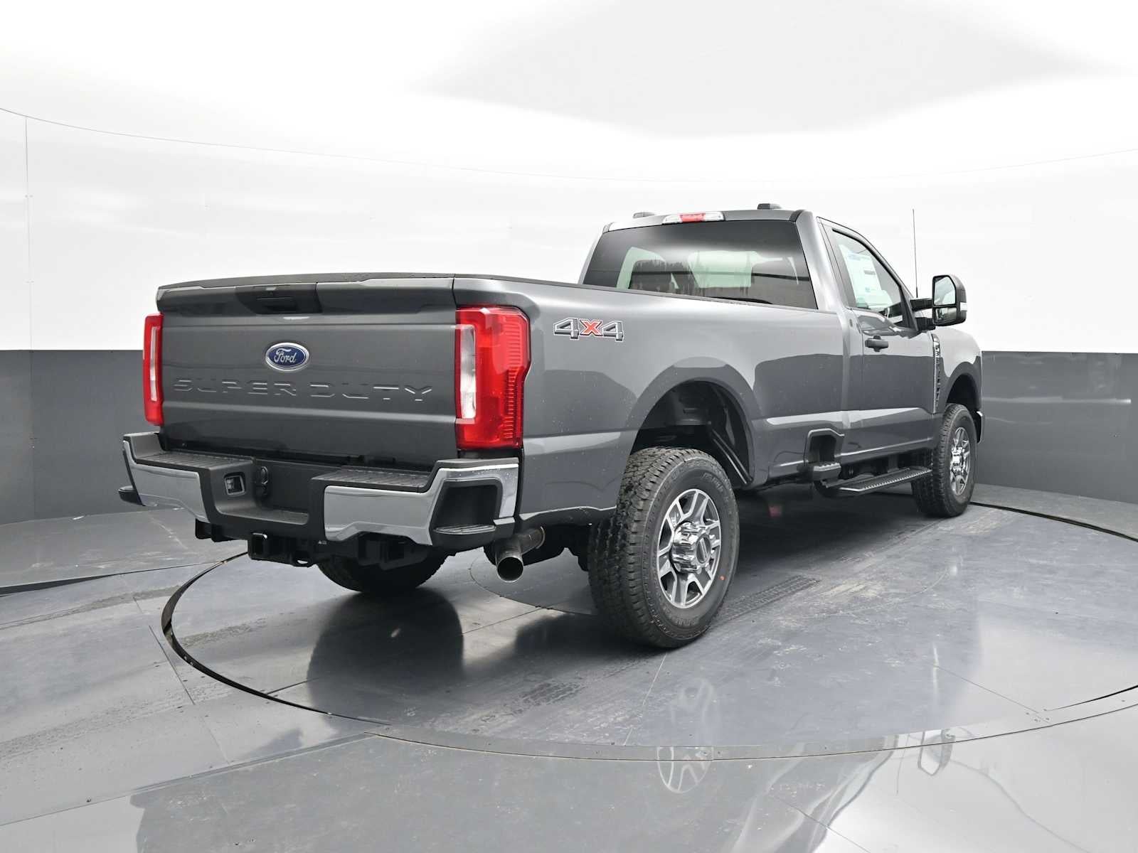 2025 Ford Super Duty F-350 SRW XLT