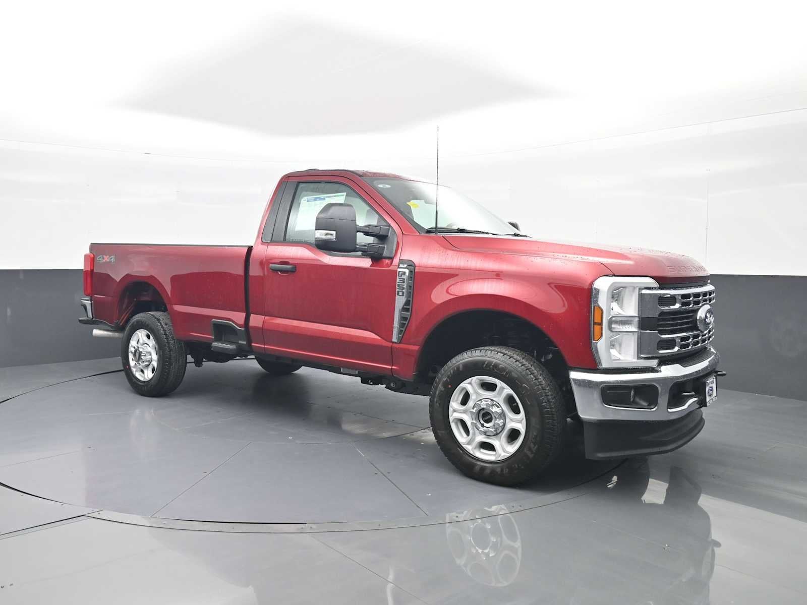 2026 Ford Super Duty F-350 SRW XLT